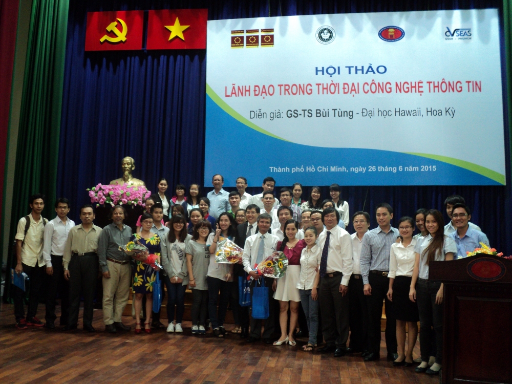 “Lãnh đạo trong thời đại công nghệ thông tin”